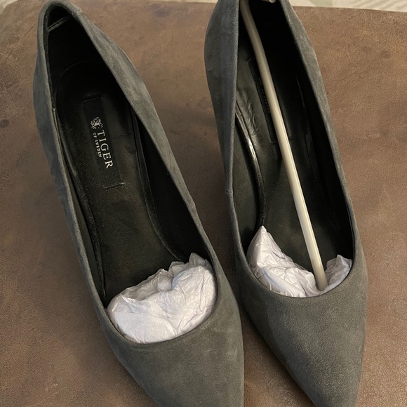 Tiger of Sweden Classic Suede Pump - Picture 1 of 4